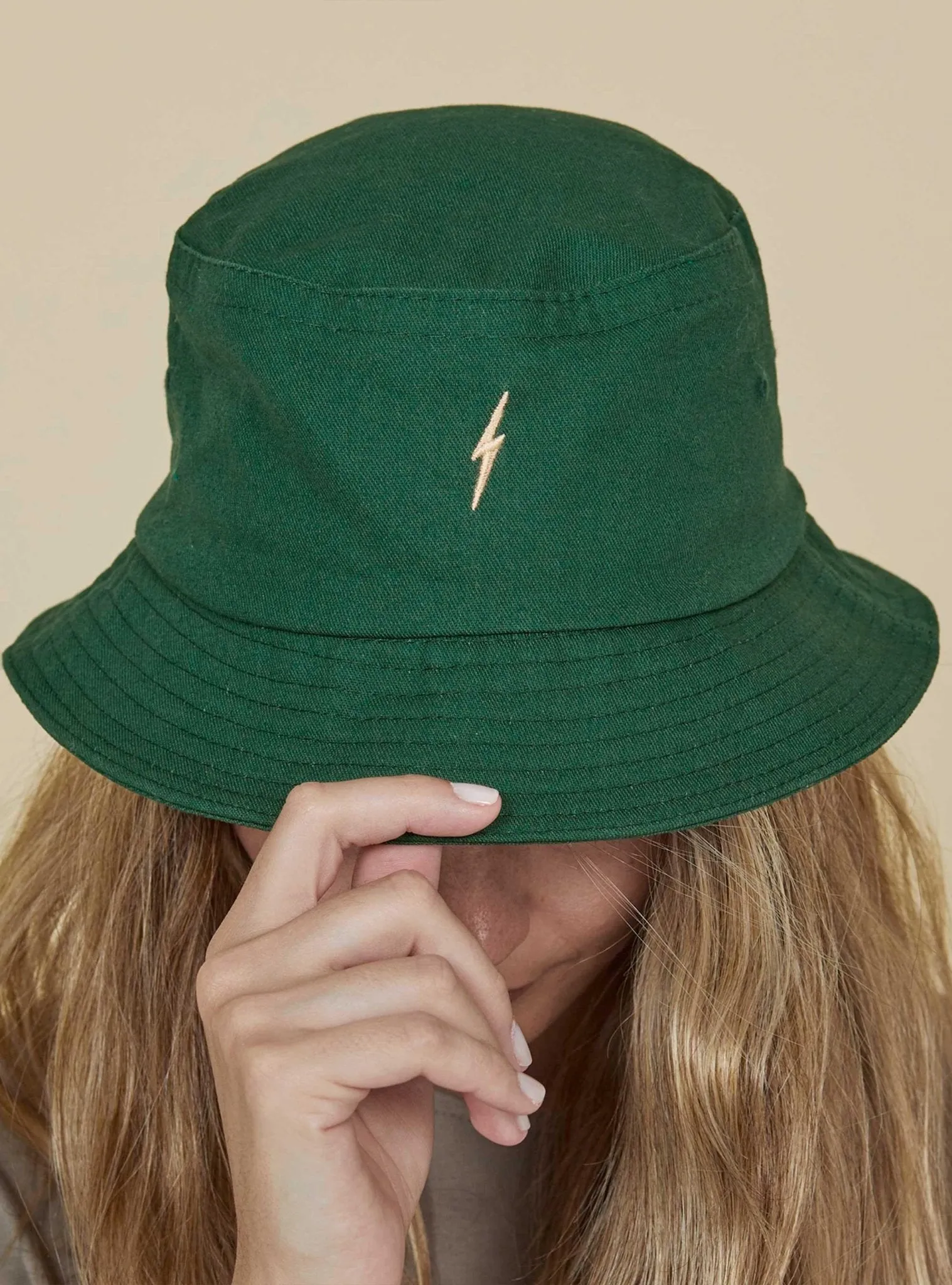 BUCKET HAT