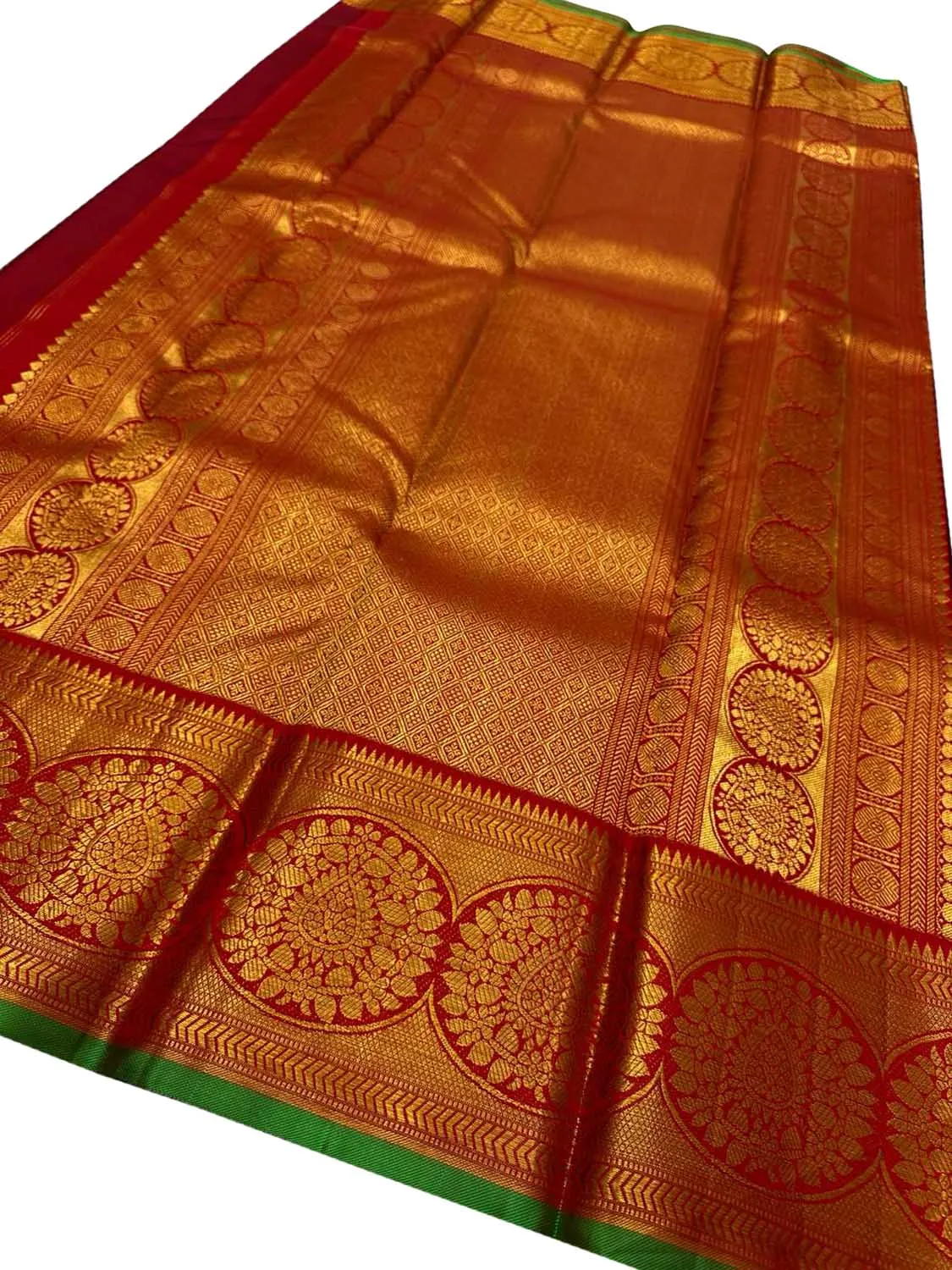 Green Handloom Kanjeevaram Pure Silk Saree - Elegant and Luxurious