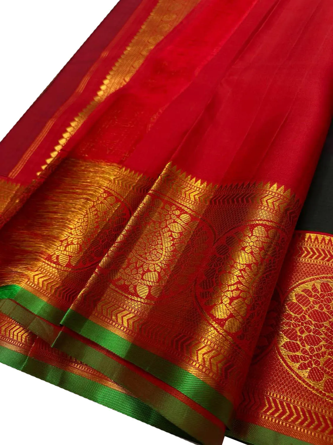 Green Handloom Kanjeevaram Pure Silk Saree - Elegant and Luxurious