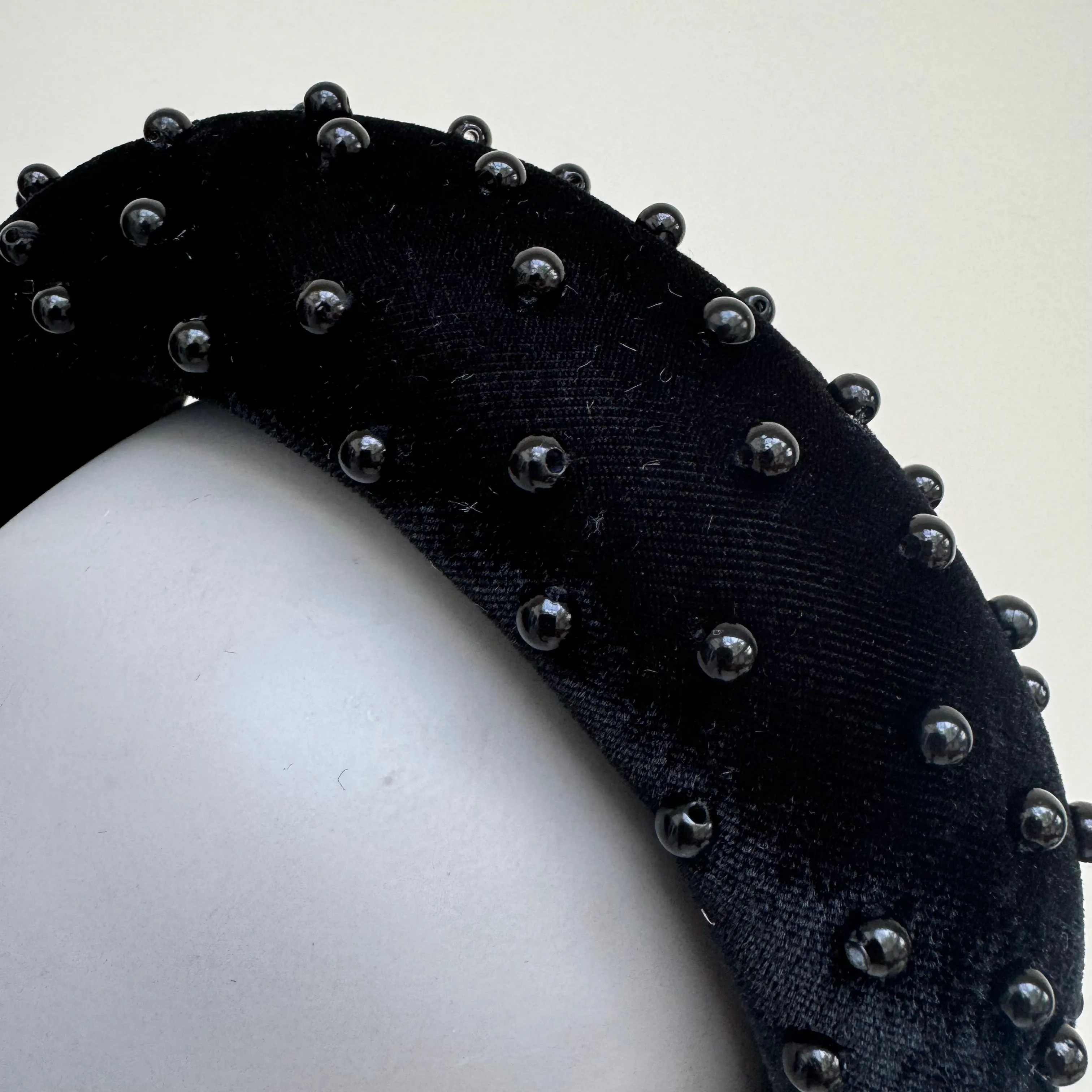 Max and Ellie HF9 Black Headband Fascinator with Pearl