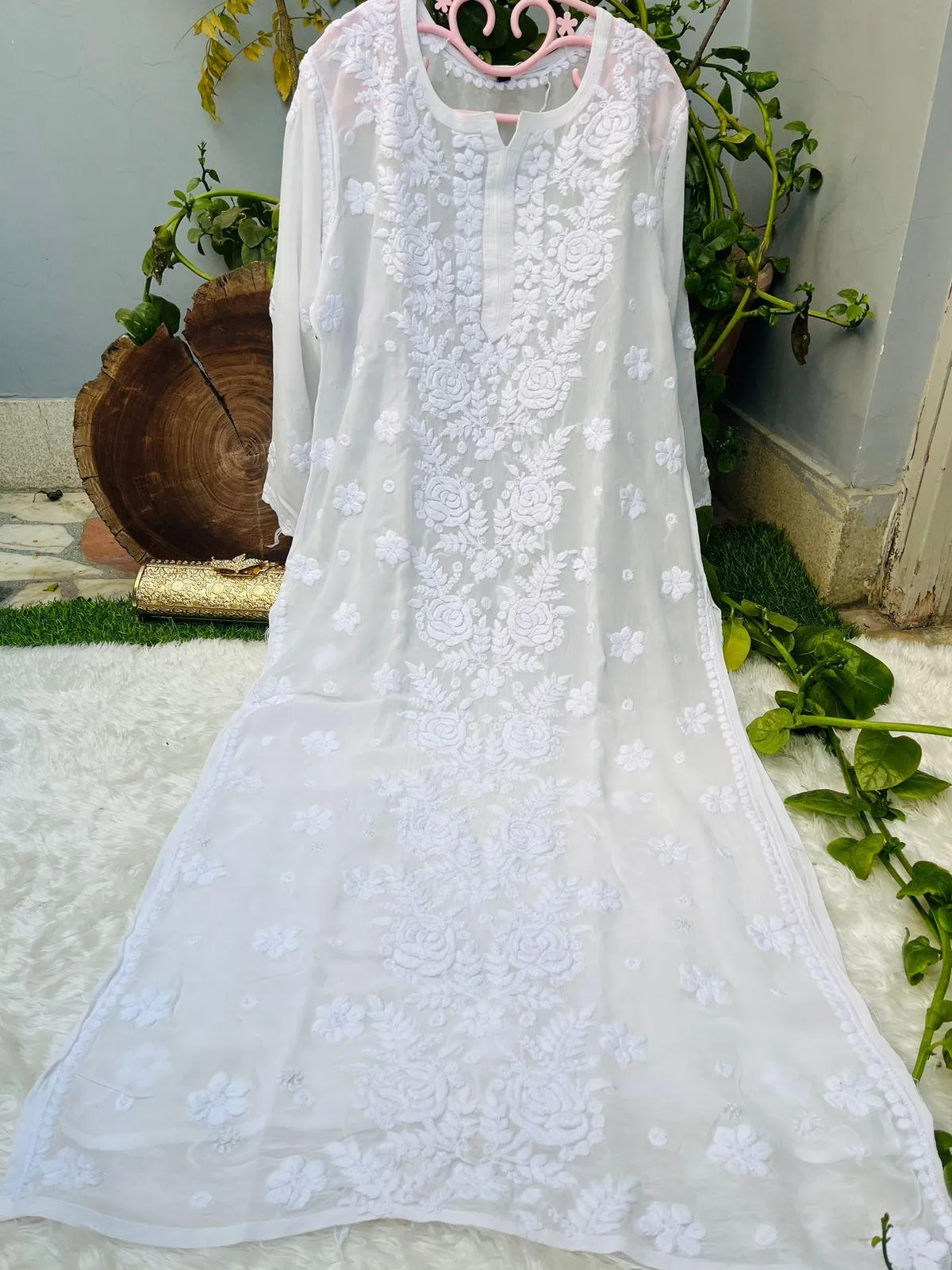 White Rose Garden: 3D Viscose Embroidered Kurti
